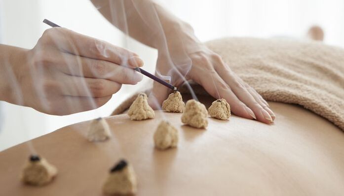 Osteokondroz için sırttaki biyoaktif noktaların ısıtılması