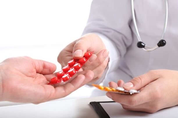 doktor osteokondrozu tedavi etmek için hap veriyor